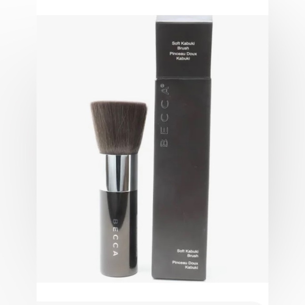 BECCA SOFT KABUKI BRUSH~NEW IN BOX~100% AUTHENTIC